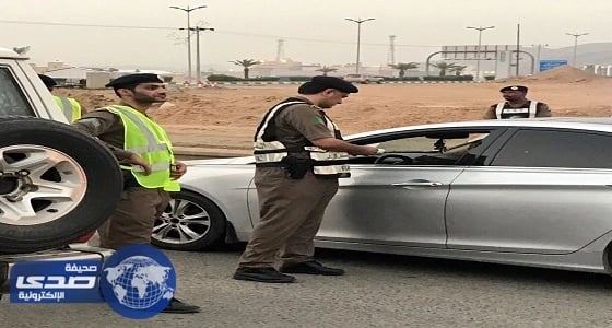 بالصور.. الجهات الأمنية بالمخواه تكثف تواجدها في ارجاء المحافظة خلال اليوم الوطني