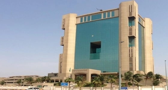 حملة لرفع السيارات التالفة بجدة