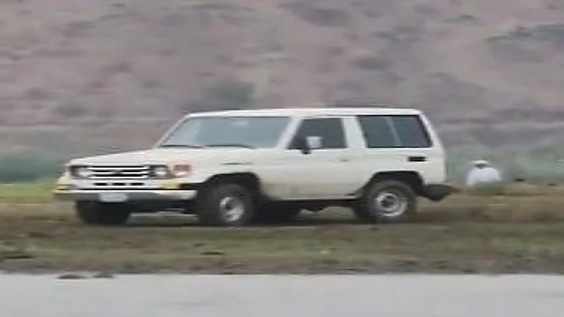 شاهد.. متهور يمارس التفحيط داخل مسطحات منتزه في جازان 