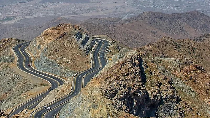 إغلاق طريق الهدا مؤقتا في الاتجاهين