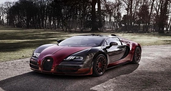 بالفيديو.. سائق بوجاتي يروي تفاصيل تعرض سيارتها الخارقة لحادث