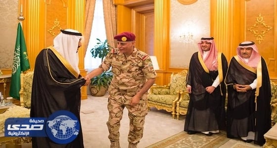 بالصور.. خادم الحرمين يقلد قائدي قوات الطوارئ والأمن الخاصة رتبتيهما