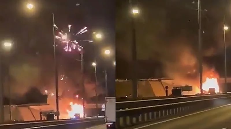 انفجار ألعاب نارية في السماء بعد حريق في شاحنة بموسكو .. فيديو