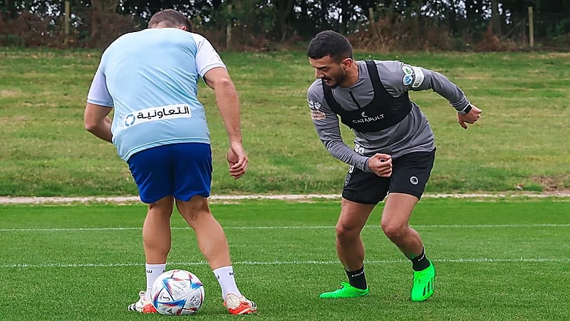 المالكي يلامس الكرة للمرة الأولى بعد الإصابة