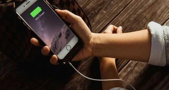 طرق للتغلب على نفاذ البطارية بهواتف الأندرويد والآيفون