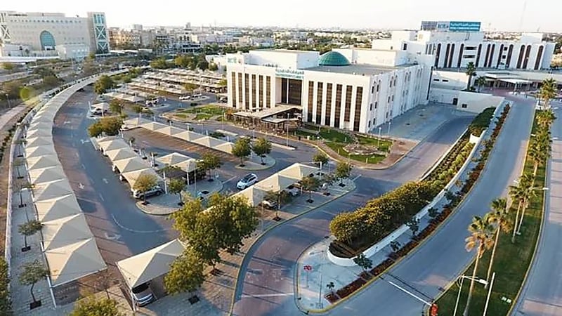 الهيئة الملكية بينبع تفتح باب القبول في كلياتها ومعاهدها