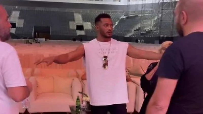 بالصور.. محمد رمضان يشارك كواليس استعداده لحفله بموسم الرياض