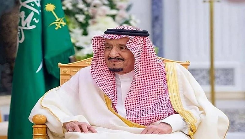 منح ميدالية الاستحقاق من الدرجة الثانية لــ 6 مواطنين ومقيمين اثنين لتبرعهم بالدم 50 مرة