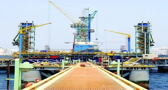 للمرة الأولى منذ عامين .. سفينة ديزل سعودي مُحملة إلى نيويورك