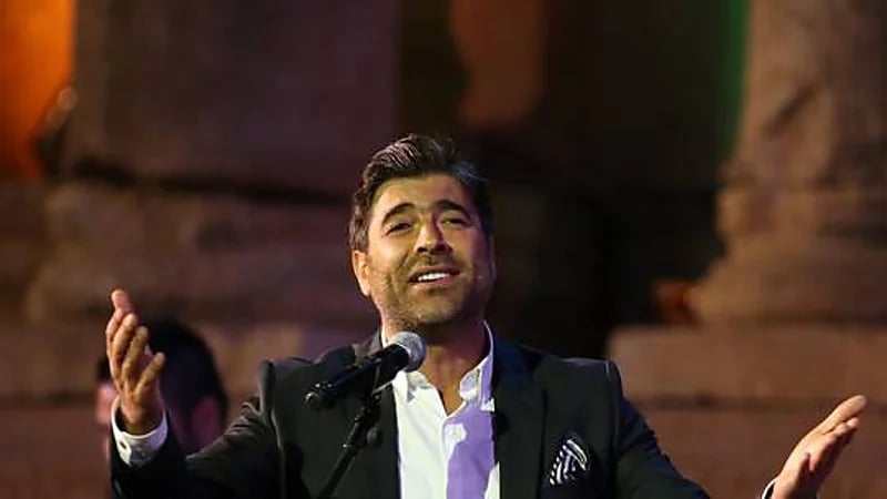 وائل كفوري يرد على شائعة زواجه بطريقته الخاصة