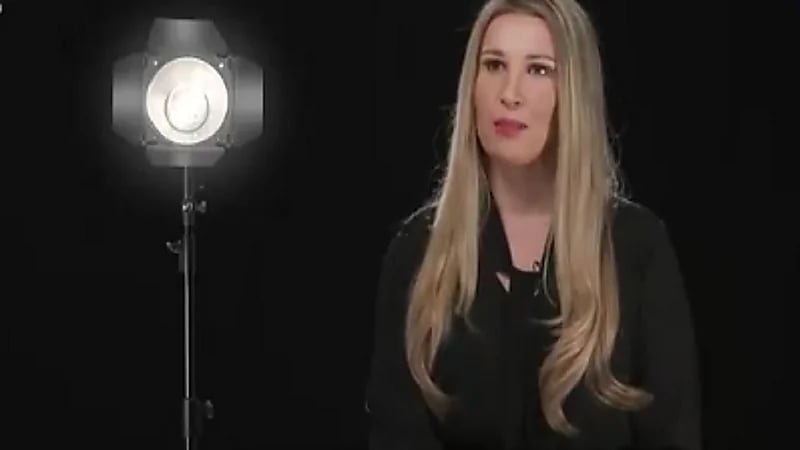 بالفيديو .. خطأ بسيط يُغير مصير امرأة ألمانية كانت تعتقد أن المملكة صحراء وجمال فقط