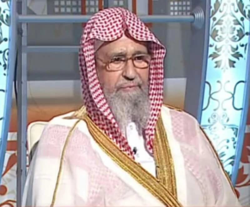 بالفيديو .. الفوزان يدعو لعدم ترك وسائل التواصل للأشرار ودعاة الظلام