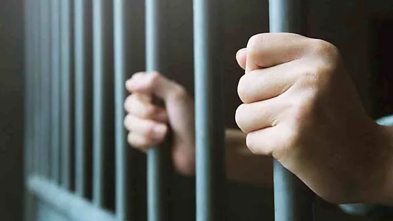 ضبط 3 طلاب بتهمة اغتصاب فتاة في المقابر