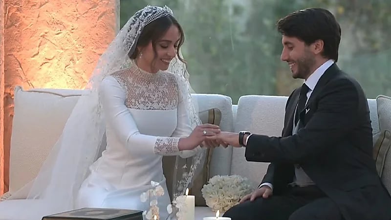 شاهد.. لقطات من مراسم عقد قران الأميرة إيمان بنت عبدالله الثاني