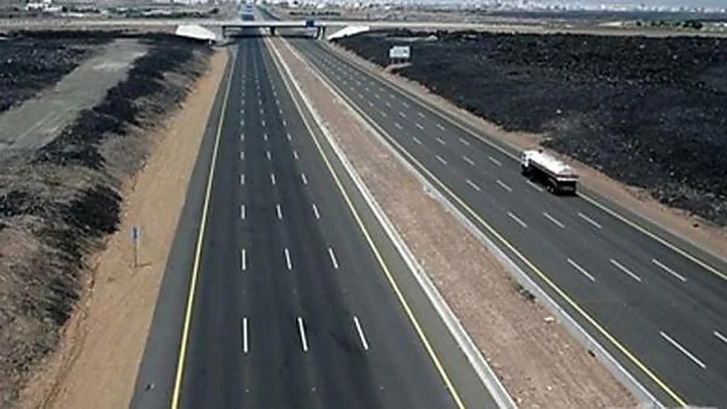 تنبيه لمستخدمي طريق المدينة المنورة/ تبوك