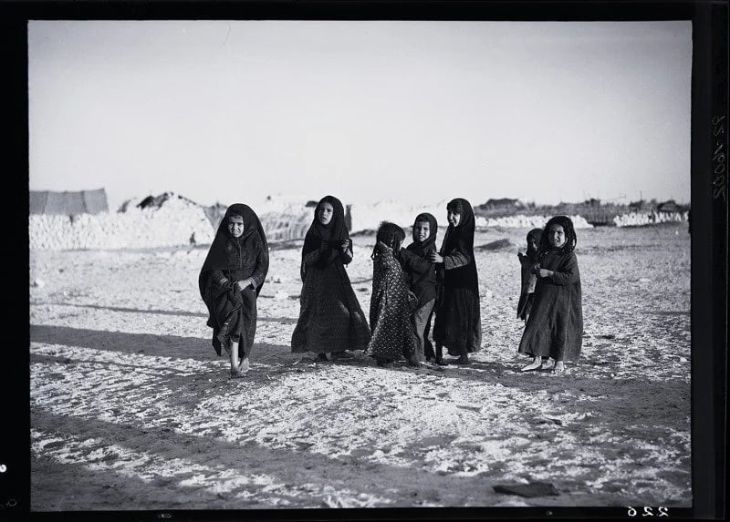 صورة جميلة لفتيات في الجبيل قديما