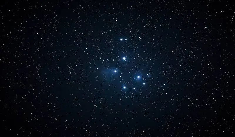 نجوم الثريا تزين سماء الوطن العربي في نوفمبر