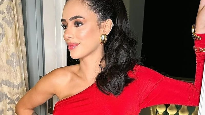 شريكة نيمار تخطف الأضواء من جورجينا..صور