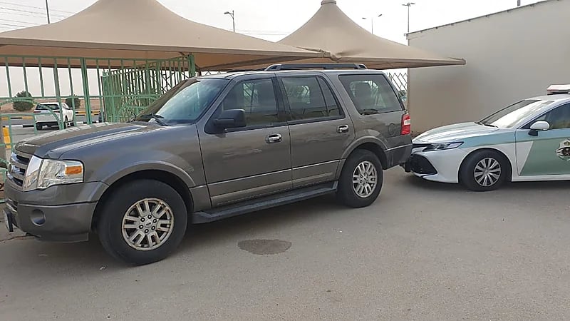 المرور يضبط قائدة مركبة تقود بتهور ومخالفة للآداب العامة