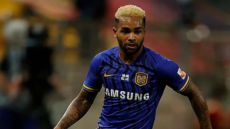 تيكسيرا يعرض نفسه على ناد أوروبي