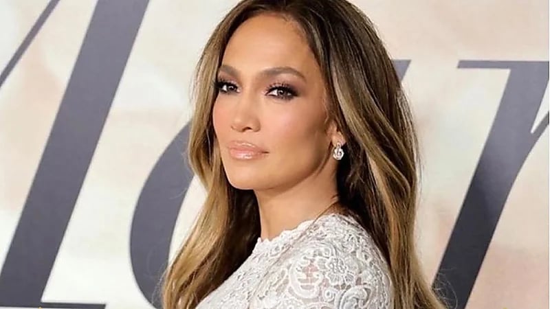 طرق عناية النجمة العالمية جينيفر لوبيز ببشرتها