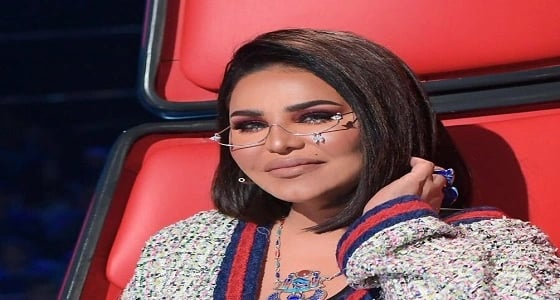 بالصور..أحلام تستعرض إطلالتها وتأخذ رأي الجمهور في نظارتها الجديدة