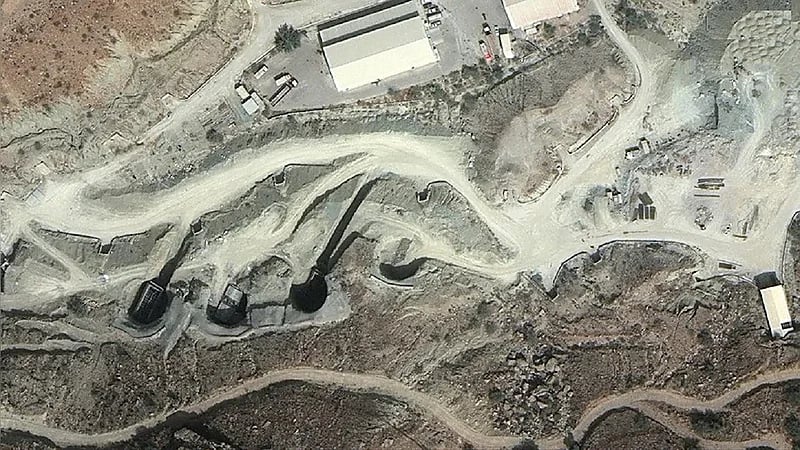 الكشف عن قاعدة صواريخ باليستية إيرانية تحت الأرض