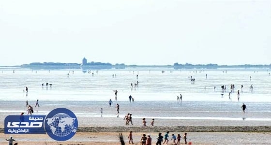 حمام سباحة نسائي يحرسه رجال يثير أزمة مع مسلمات أوروبا