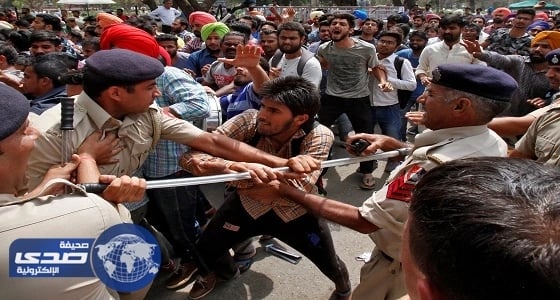 اشتباكات عنيفة بالهند ضد رفع الرسوم الدراسية