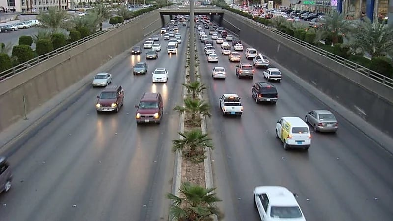 "مسؤول": التأمين على المركبات ثاني أكبر قطاع في السوق المحلي