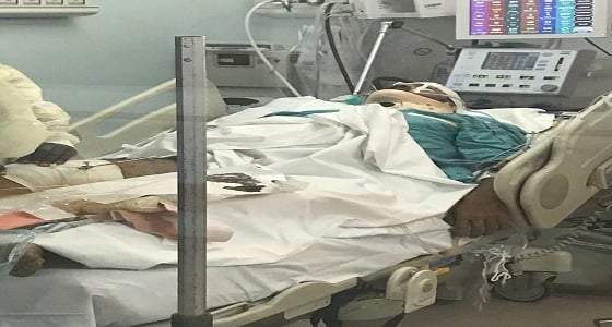 بالصور.. والد " رجل أمن " يناشد نقله عبر الإخلاء الطبي لمستشفى متخصص