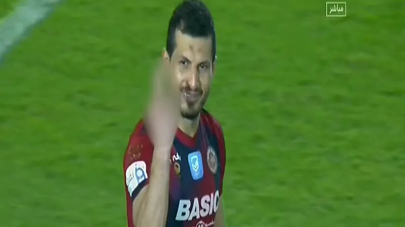 مطالبات بـ عقوبة كبيرة لـ طارق حامد وفسخ عقده .. فيديو