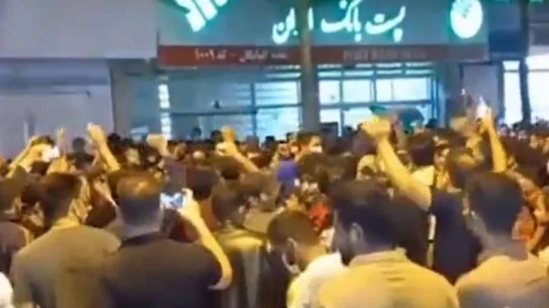 تجدد الاحتياجات في إيران بسبب غلاء الأسعار