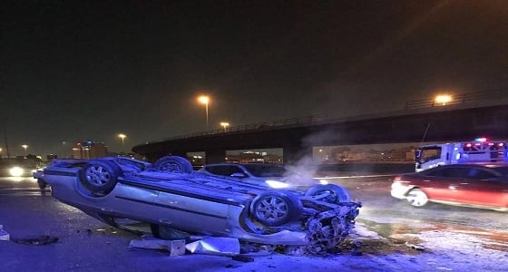 إصابة شخصين إثر حادث انقلاب سيارة من أعلى كوبرى مخرج كيلو 10 بجدة