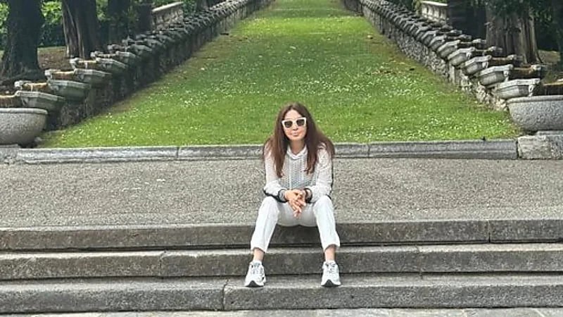 إليسا ترد على شائعات المرض بصور من إيطاليا.. صور