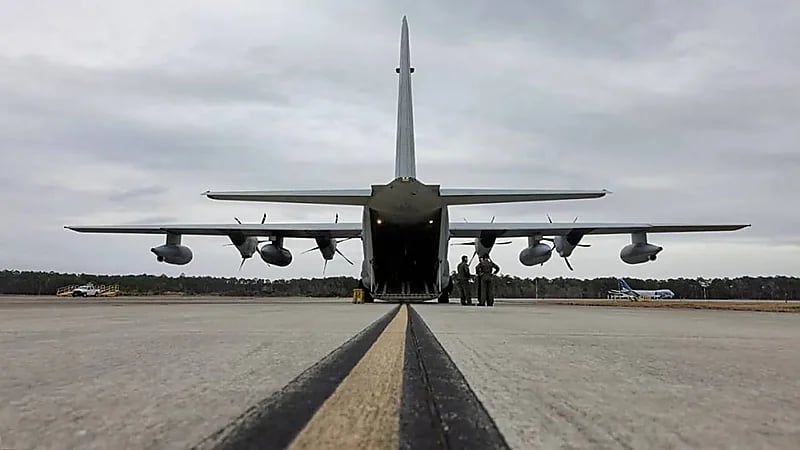 إدارة ترامب توقف استخدام الطائرات العسكرية لترحيل المهاجرين