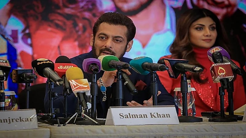 شاهد.. سلمان خان يوجه رساله لـ "ولي العهد"