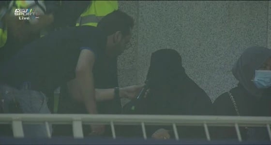 والده الهريفي تدعمه من مدرجات الملز.. والنصر يكشف عن تشكيلته