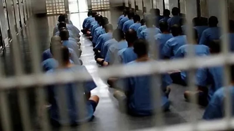 اعتراضا على أحكام الإعدام..أعمال شغب وسقوط قتلى داخل سجن إيراني