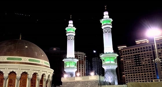 مُسن يحلم بعلاج أذنيه حتى يستطيع سماع صوت الآذان