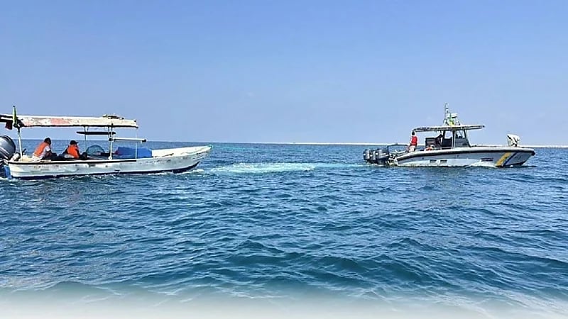 حرس الحدود بجازان ينقذ مواطنًا من الغرق أثناء ممارسة السباحة