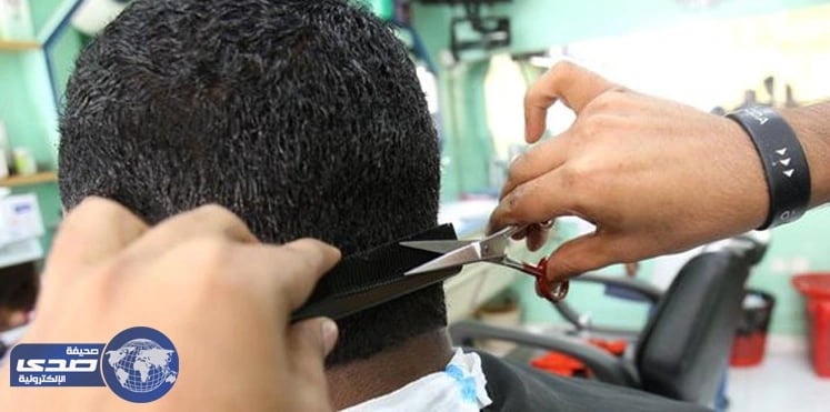 مصفف شعر يقتل أحد زبائنه لخلاف على الاجرة