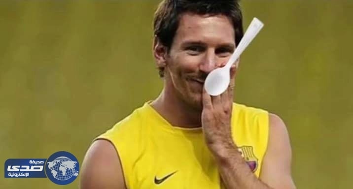 سبب مثير وراء وضع ميسي ملعقة في فمه أثناء التدريبات