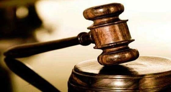 قاضٍ أمريكي يأمر بوقف مؤقت لقرار حظر سفر مواطني 7 دول مسلمة