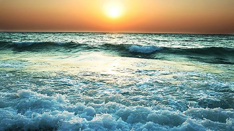 رياح نشطة وارتفاع الأمواج على عدد من محافظات مكة المكرمة