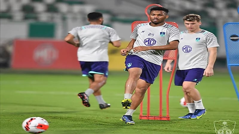 شاهد.. ثلاثي "الأهلي" الجديد يشاركون في المران الجماعي استعداداً لمواجهة "الحزم"