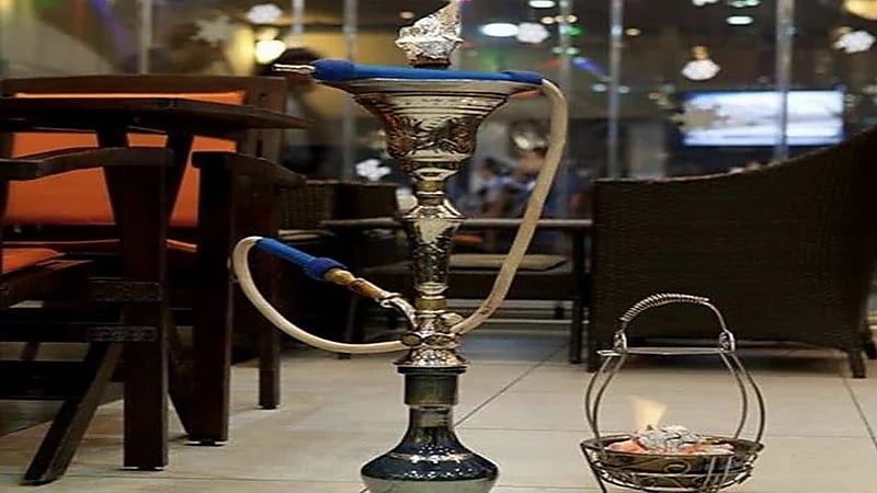 السماح بعودة تقديم الشيشة والمعسل في المقاهي واقتصار دخول الزبائن على المحصنين