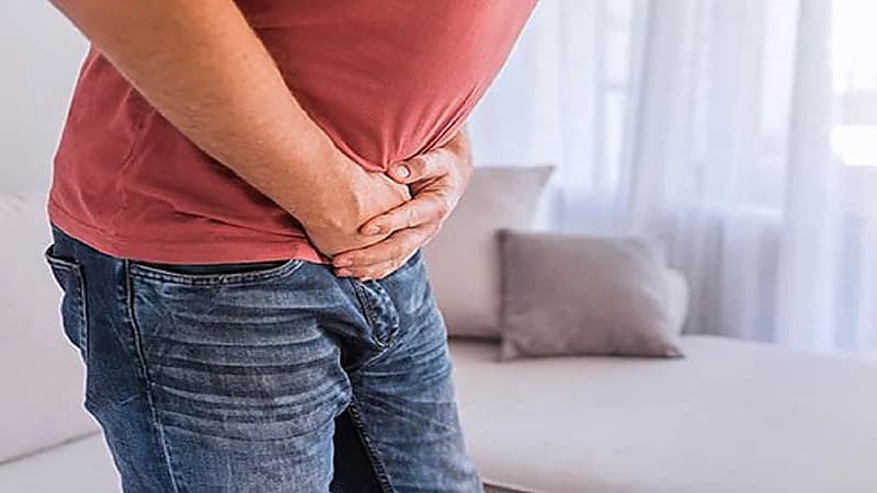 هل الاستمناء يزيد خطر الإصابة بسرطان البروستات؟.. استشاري يجيب