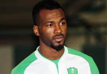 تعيين كامل الموسى بالجهاز الإداري للأهلي