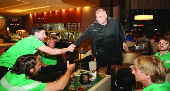 كوزمين يكشف حقيقة توليه تدريب الأهلي